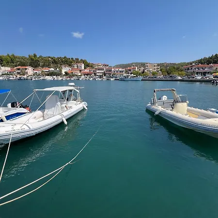 Metaxenia's 102 بيت للعطل *